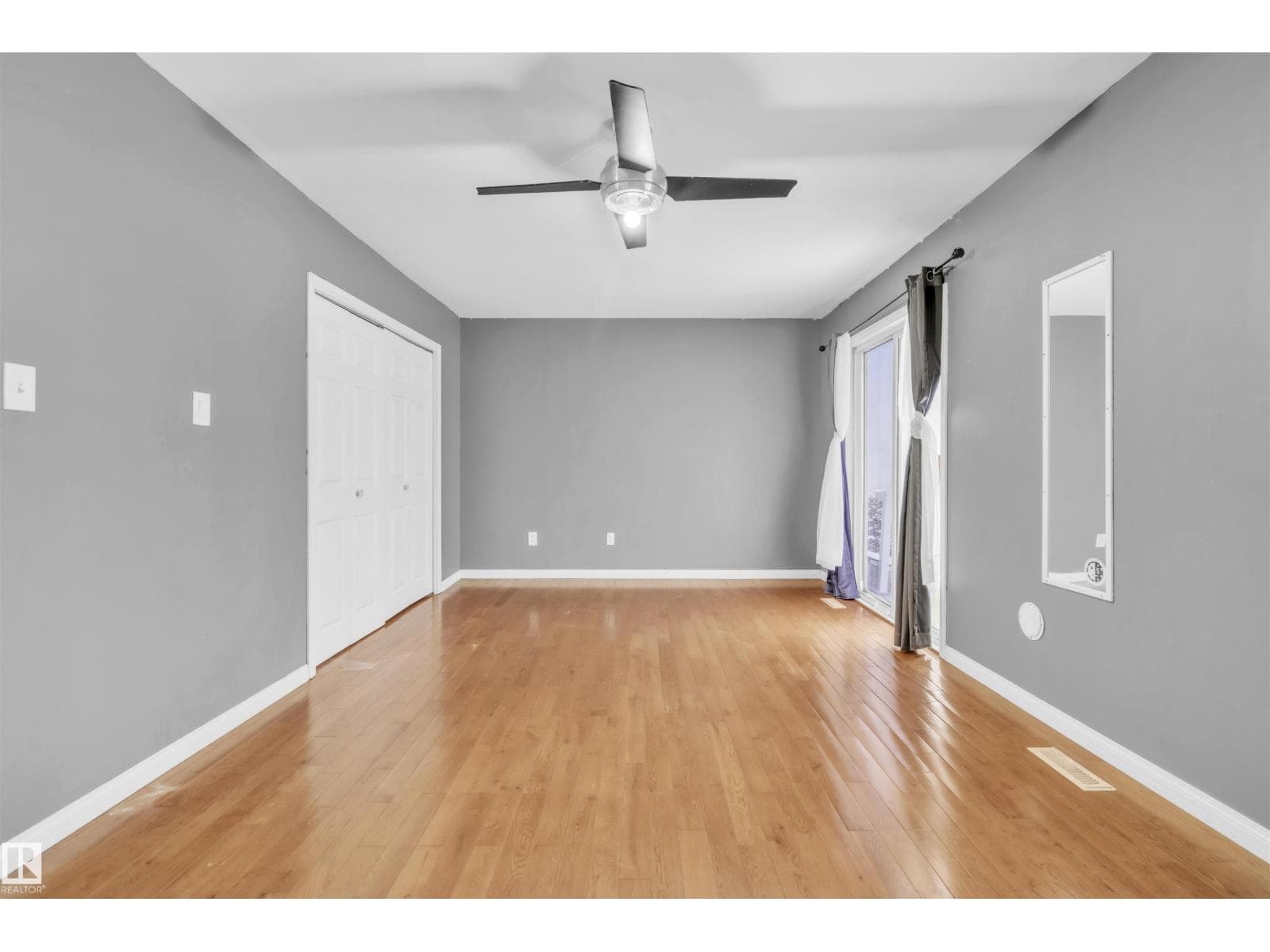 907/909 8 ST — Cold Lake - Main photo