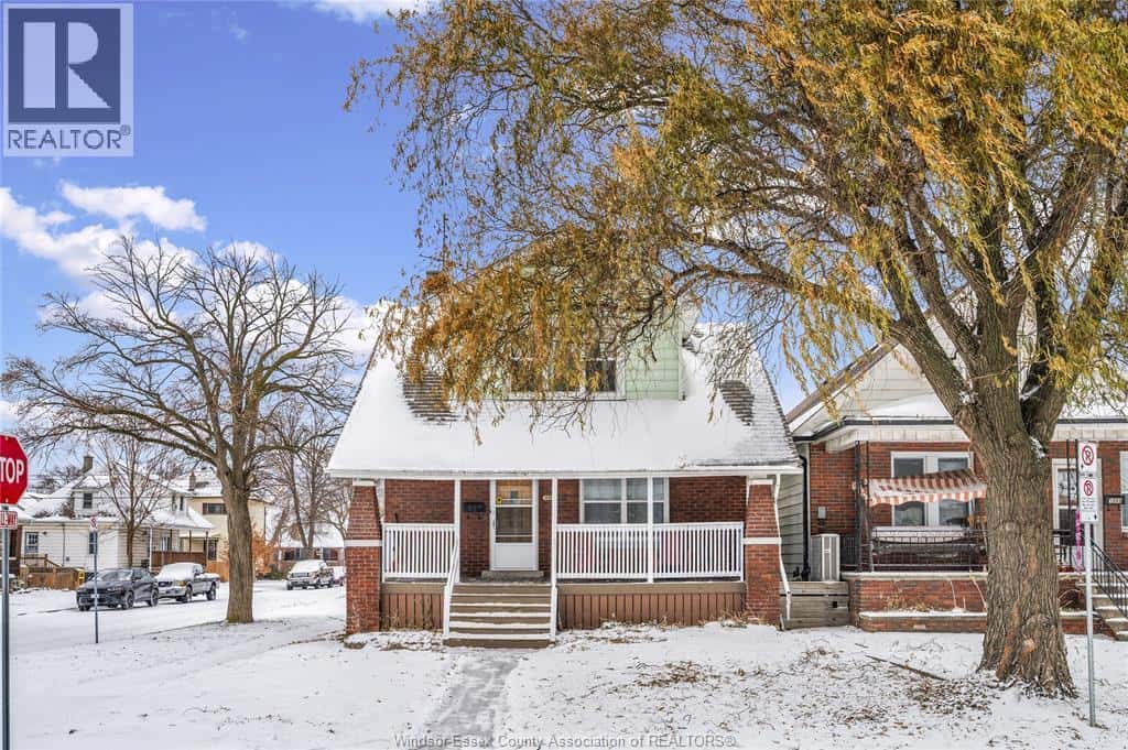 1097 Moy AVENUE — Windsor - Photo 2 of 37