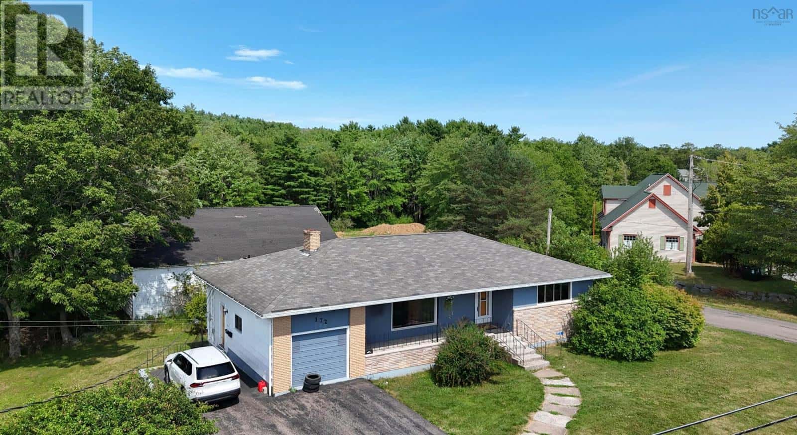 172 North Street — Bridgewater, Nova Scotia - Photo 2 of 15