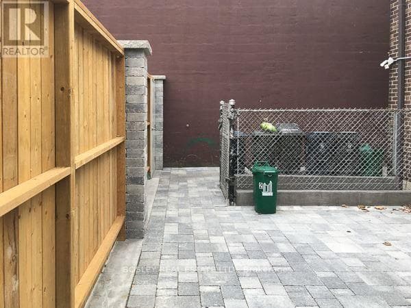 Toronto (Cabbagetown-South St. James Town) — Toronto (Cabbagetown-South St. James Town) - Main photo