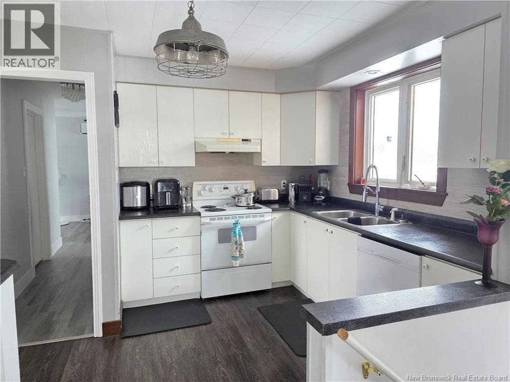 Petit-Rocher — Petit-Rocher - Main photo