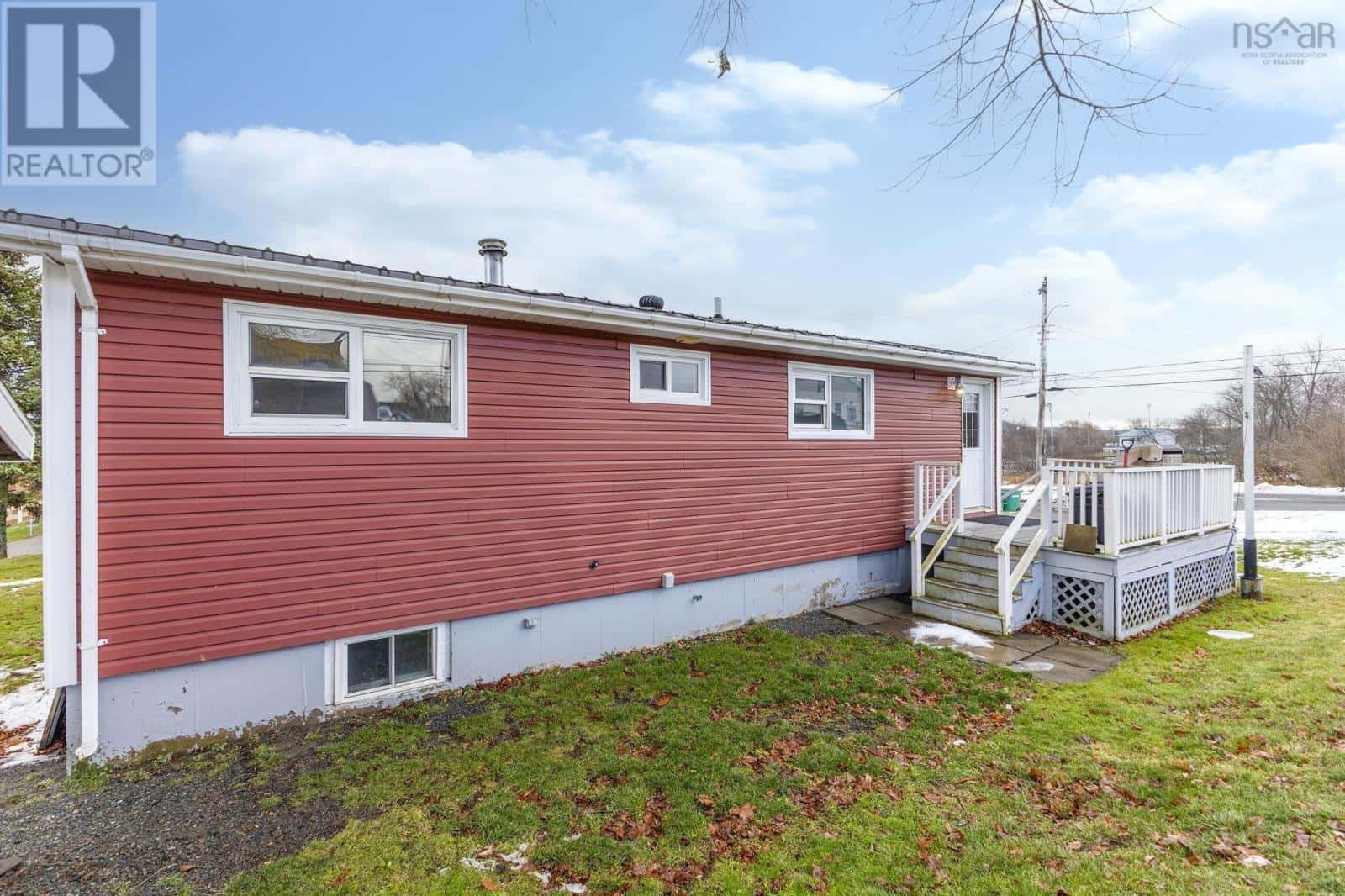 18 Kirk Avenue — Stellarton, Nova Scotia - Photo 3 of 48