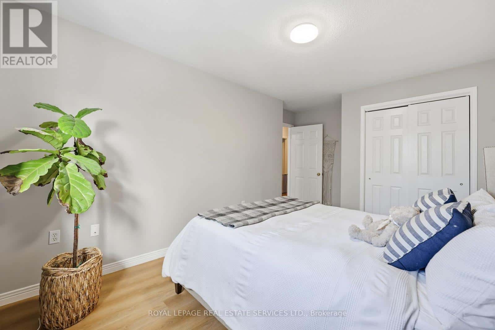 Hamilton (Stoney Creek Mountain) — Hamilton (Stoney Creek Mountain) - Photo 5 of 35