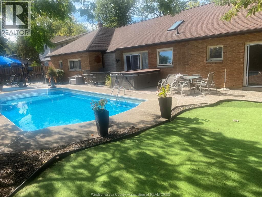 Windsor — Windsor - Main photo