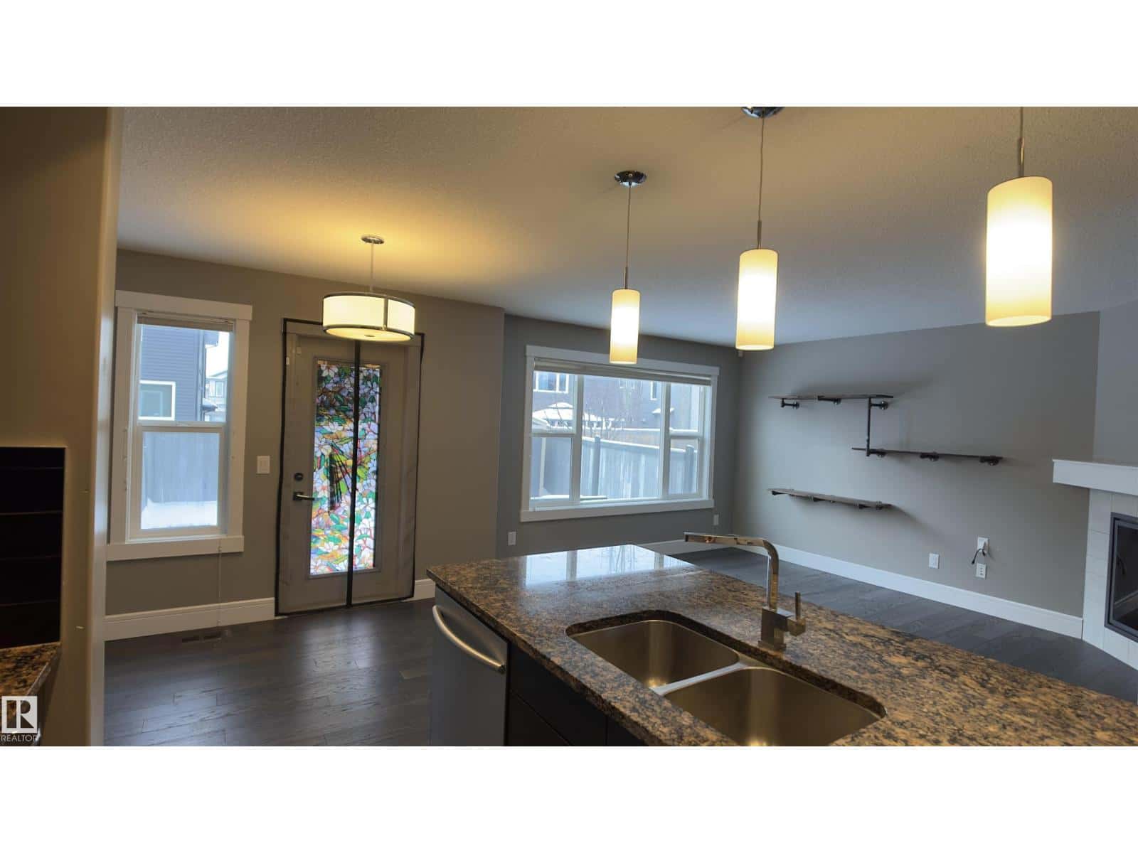 Edmonton — Edmonton - Photo 5 of 33