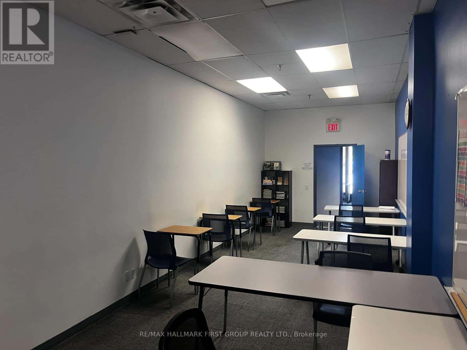 #1-4 - 209 DUNDAS STREET E — Whitby (Downtown Whitby) - Photo 2 of 22