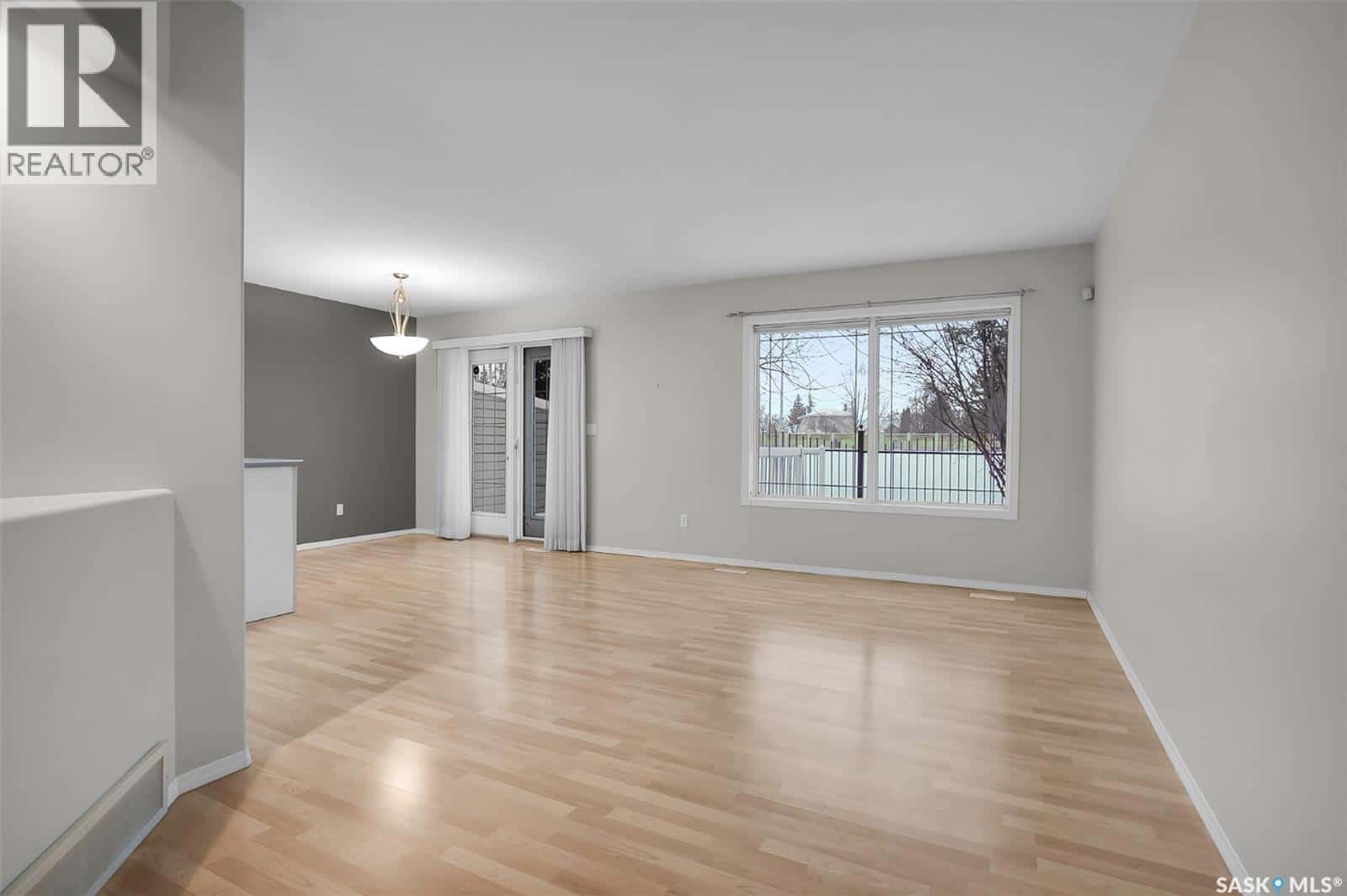 Saskatoon — Saskatoon - Photo 4 of 40