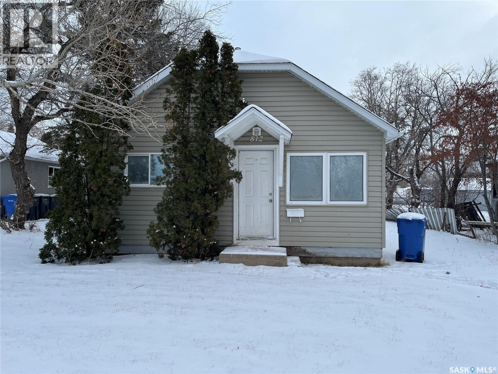 812 99th STREET — North Battleford, Saskatchewan - Main photo