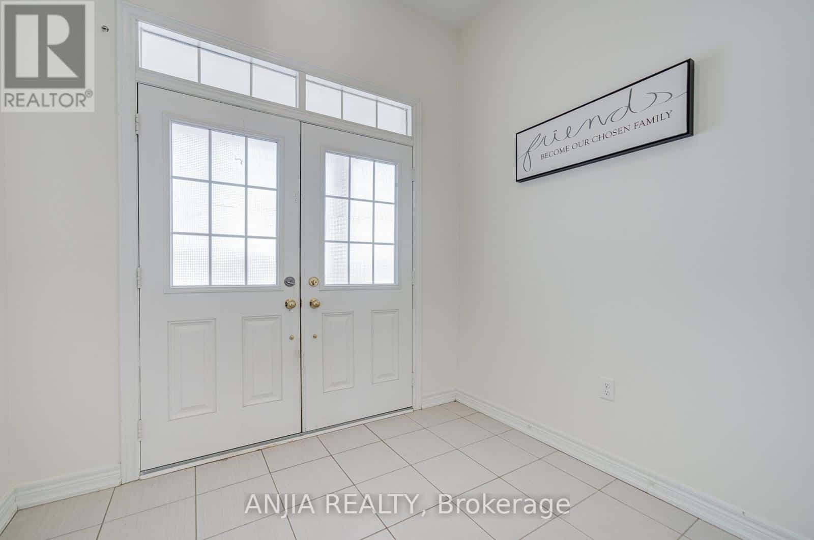 Georgina (Keswick South) — Georgina (Keswick South) - Photo 3 of 33