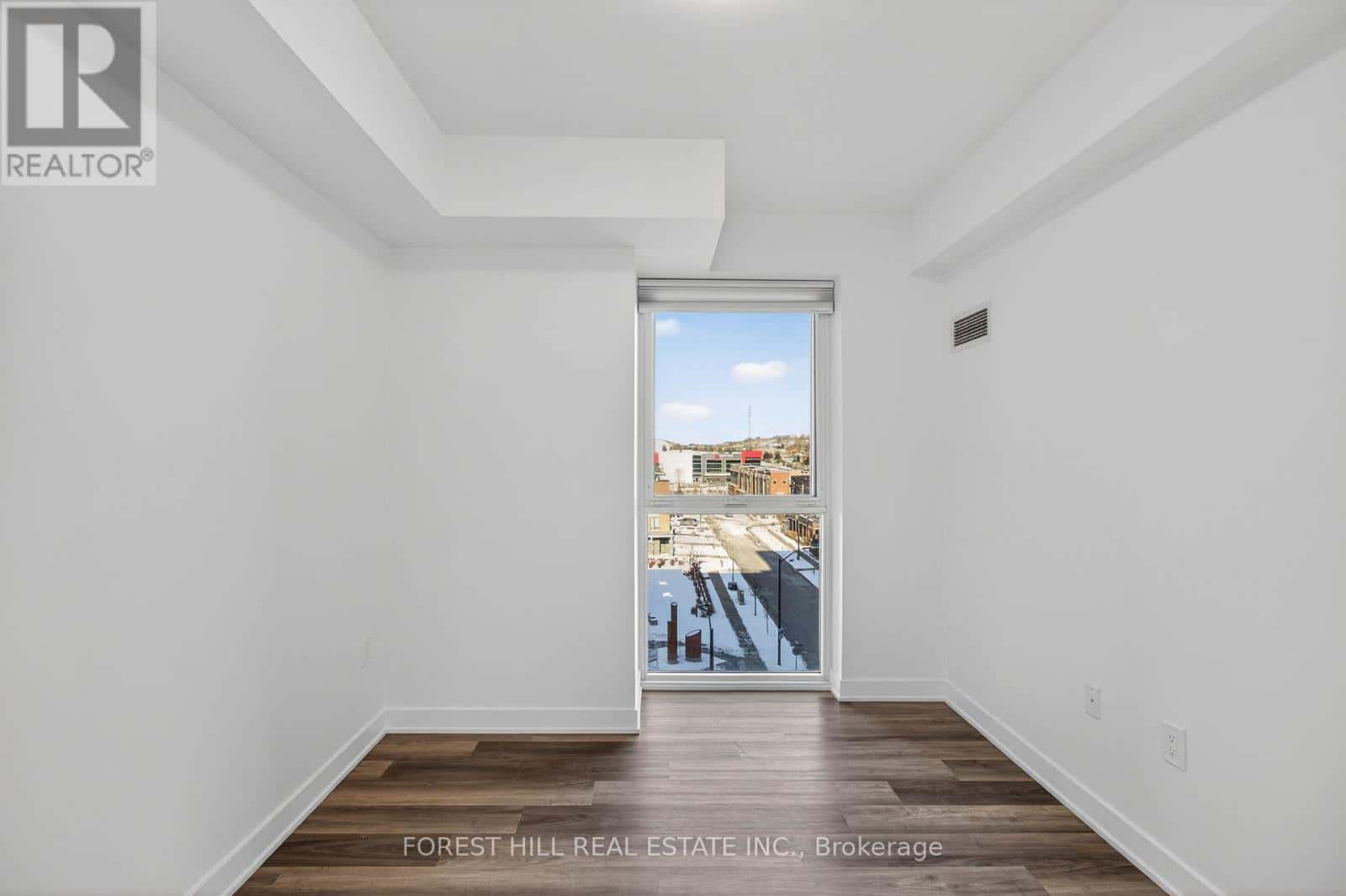 Vaughan — Vaughan - Photo 5 of 20