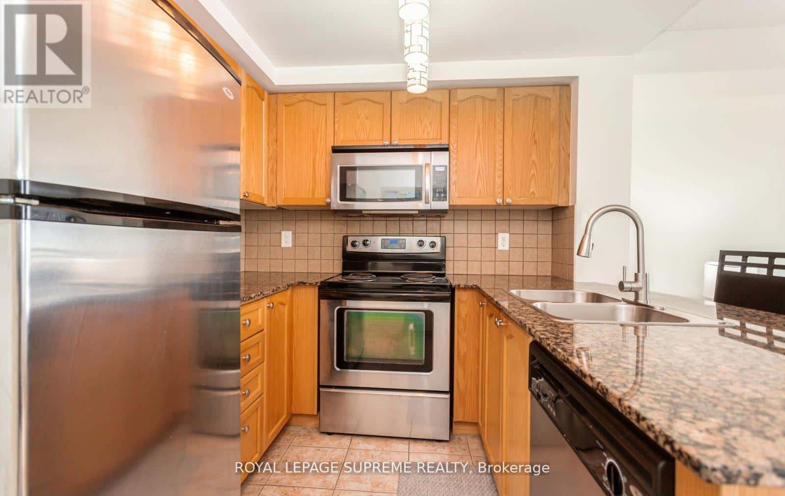 Brampton (Downtown Brampton) — Brampton (Downtown Brampton) - Photo 4 of 36