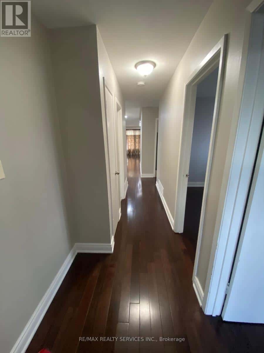 Mississauga (Malton) — Mississauga (Malton) - Photo 4 of 19