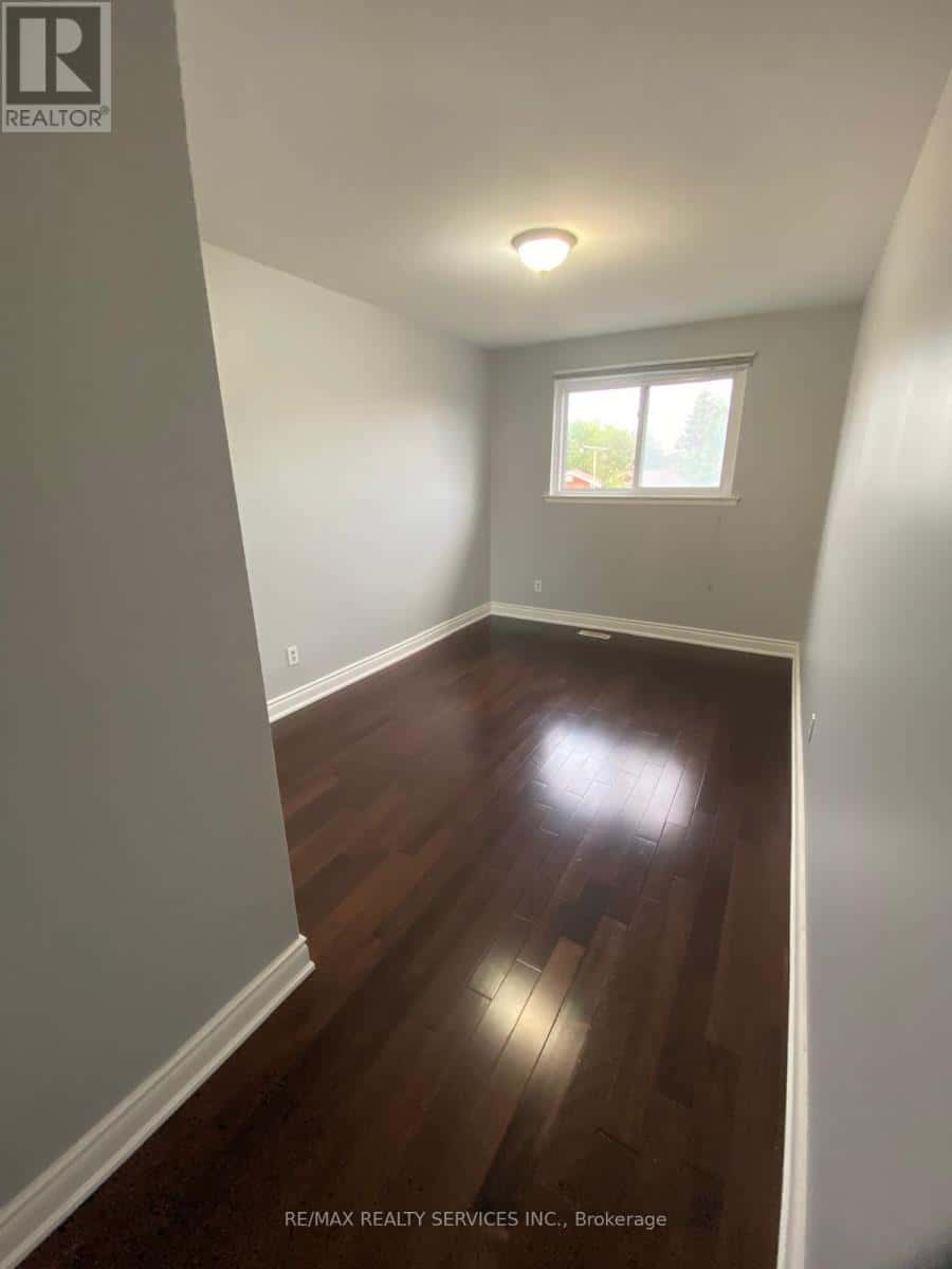 Mississauga (Malton) — Mississauga (Malton) - Photo 5 of 19