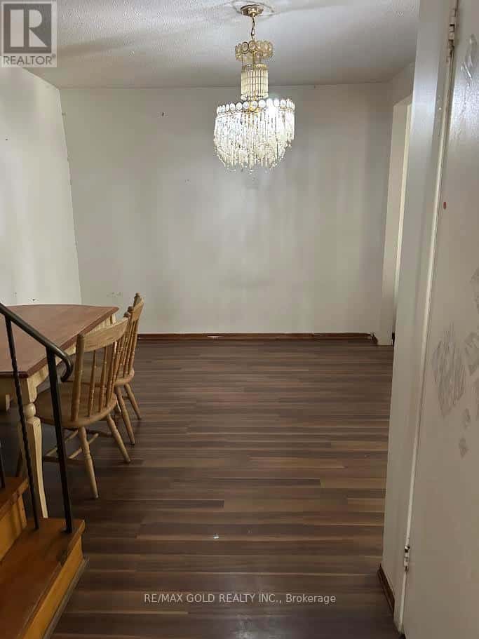 Mississauga (Malton) — Mississauga (Malton) - Photo 3 of 9