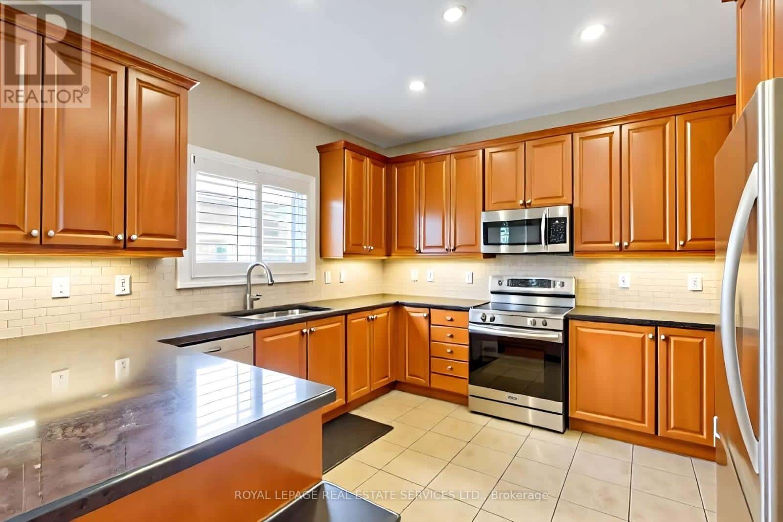 Mississauga (Churchill Meadows) — Mississauga (Churchill Meadows) - Photo 2 of 50