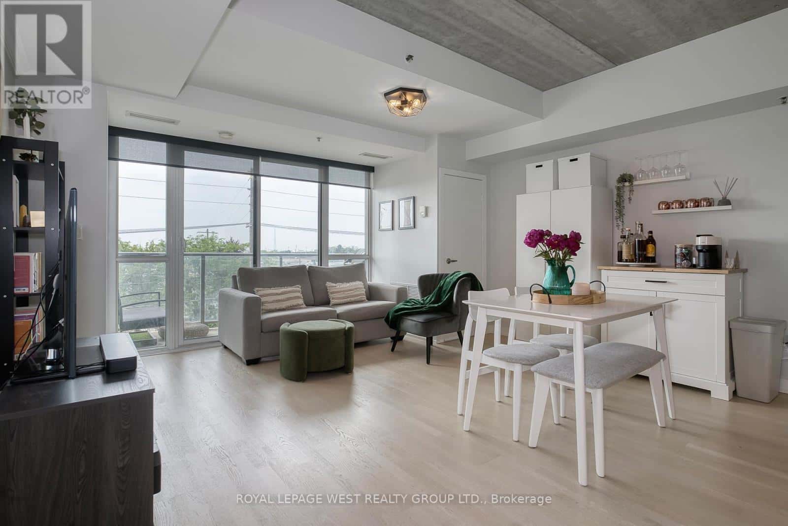 Toronto (Stonegate-Queensway) — Toronto (Stonegate-Queensway) - Photo 3 of 34