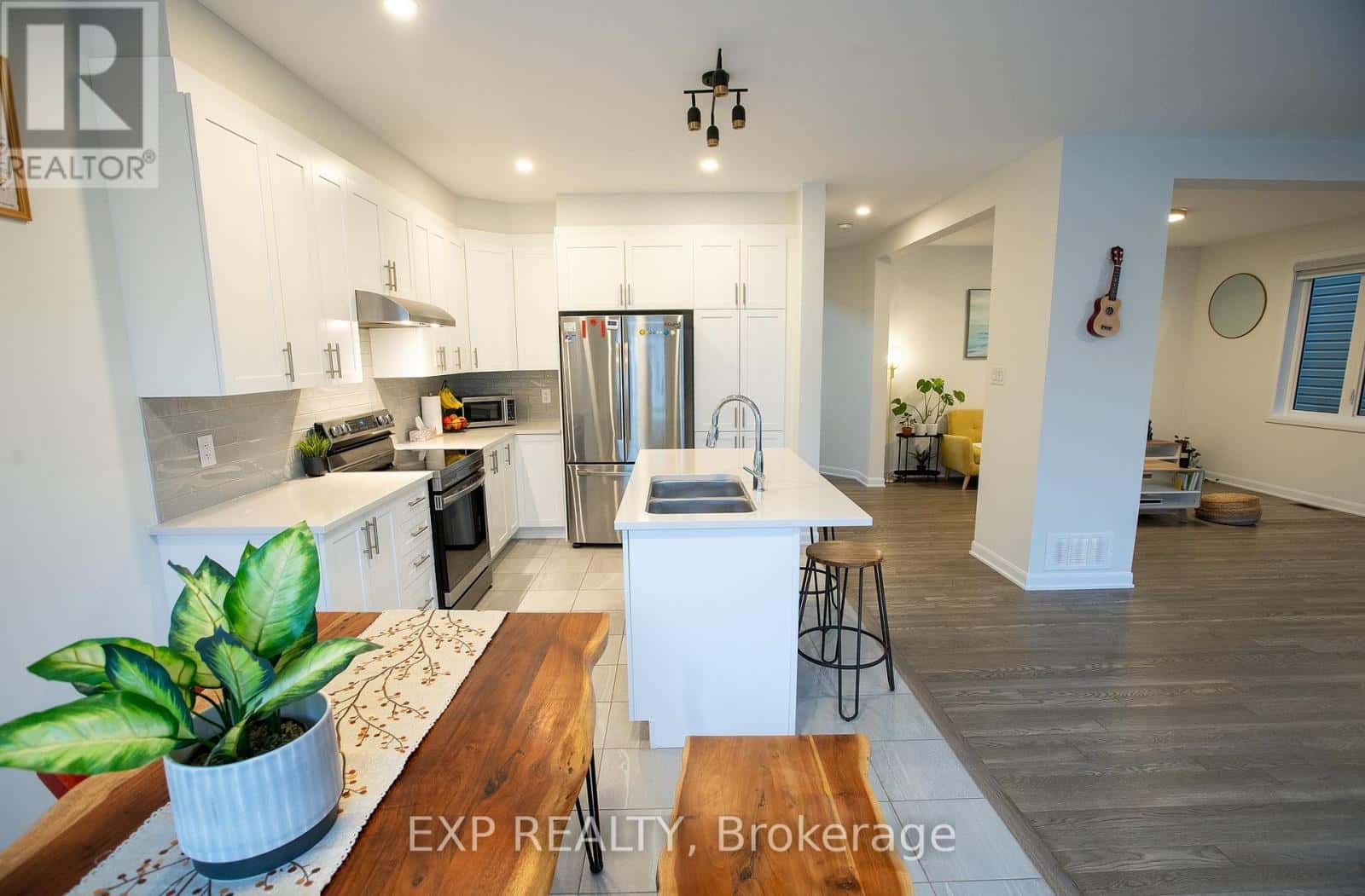 Ottawa — Ottawa - Photo 4 of 26