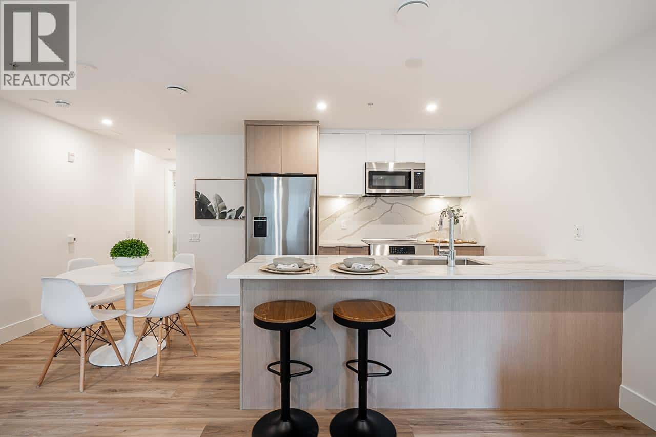 110 2085 E 1ST AVENUE — Vancouver, British Columbia - Photo 3 of 34