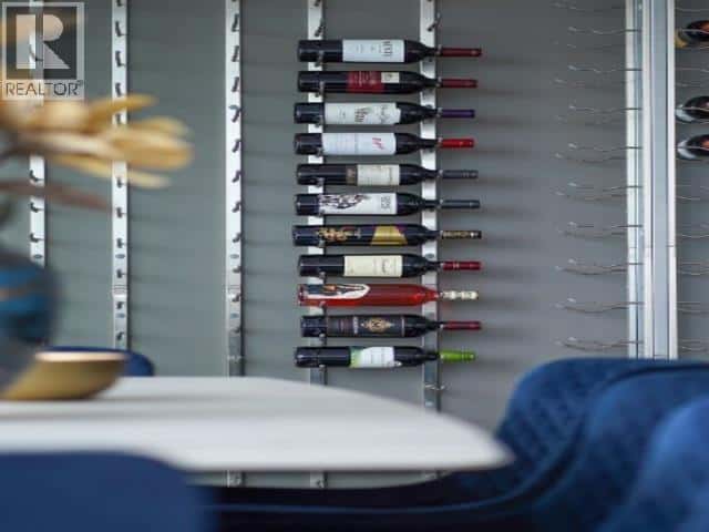 Vancouver — Vancouver - Photo 2 of 10