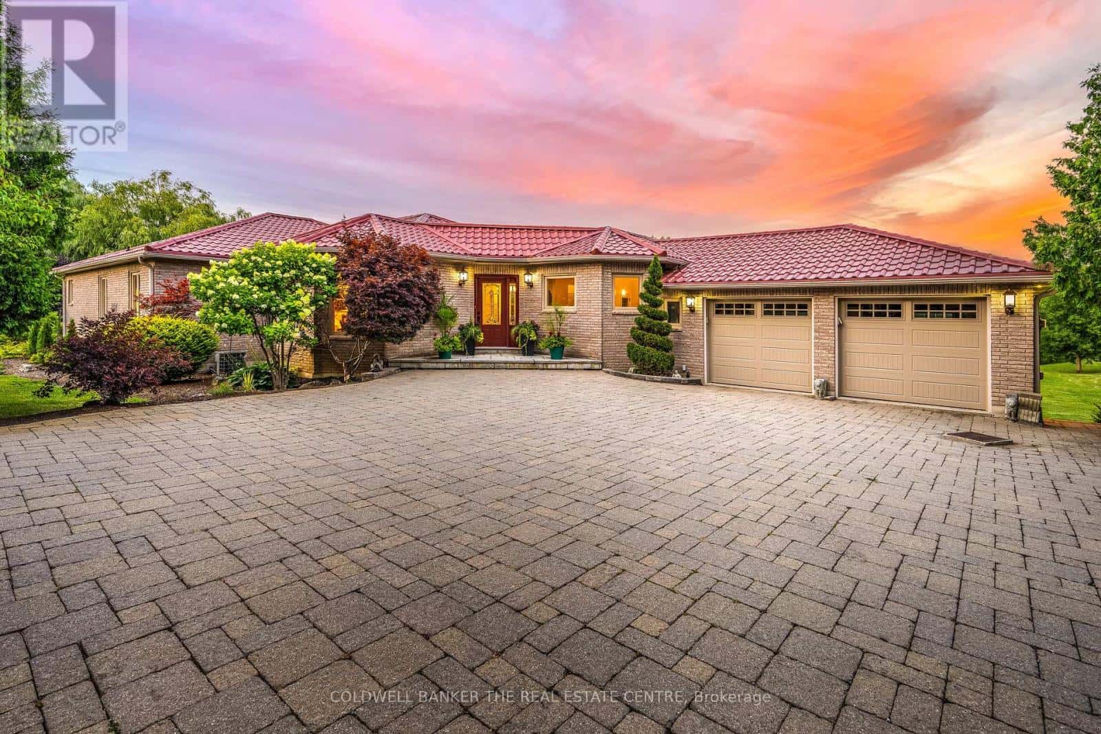 13715 JANE STREET — King (King City), Ontario - Photo 2 of 29