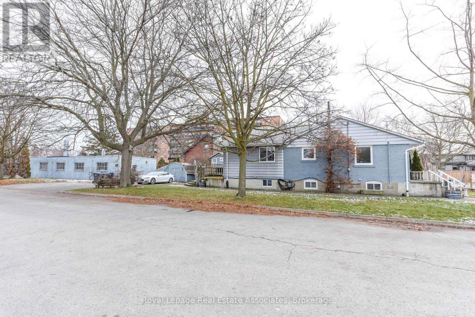 Mississauga (Port Credit) — Mississauga (Port Credit) - Photo 4 of 24