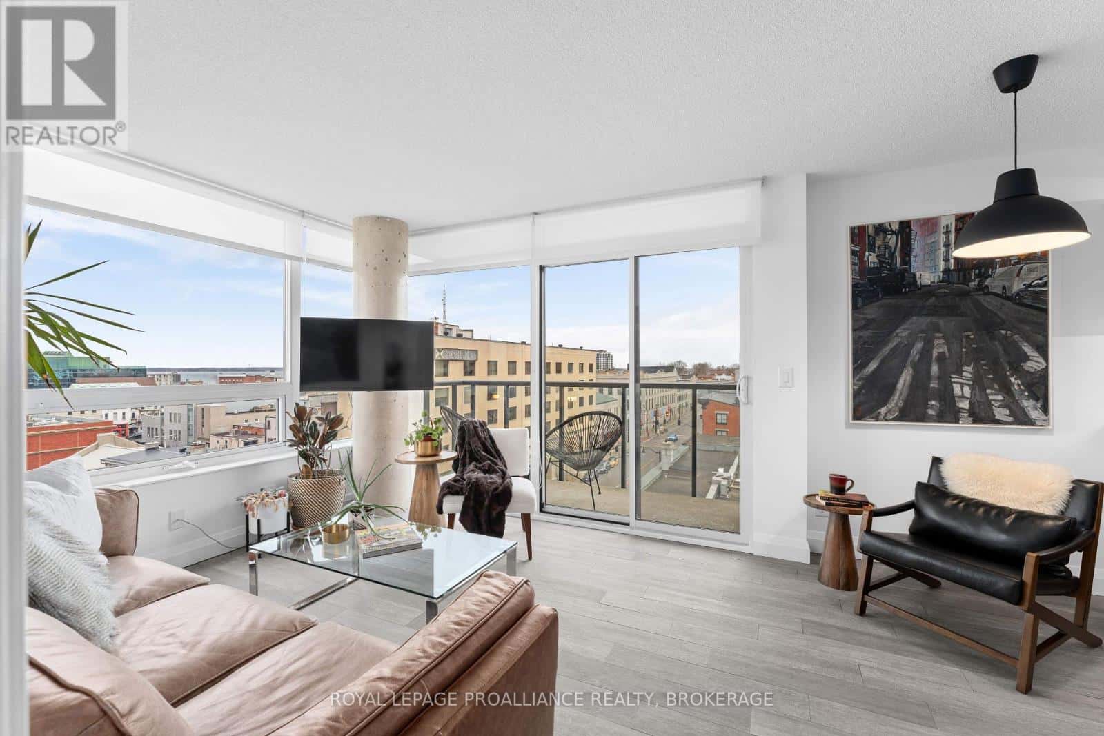 Kingston (East of Sir John A. Blvd) — Kingston (East of Sir John A. Blvd) - Photo 5 of 33