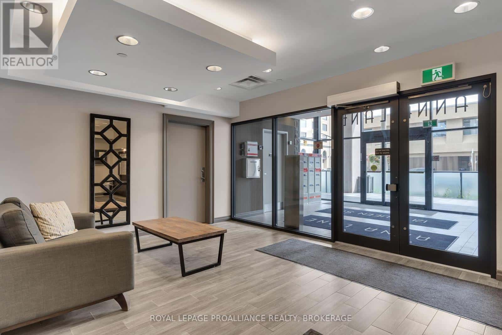 Kingston (East of Sir John A. Blvd) — Kingston (East of Sir John A. Blvd) - Photo 4 of 33