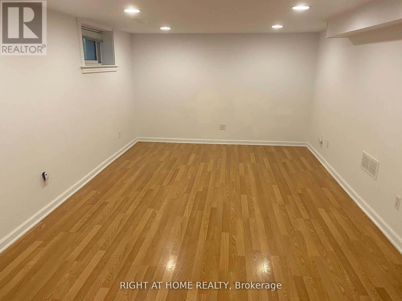 Toronto (Newtonbrook East) — Toronto (Newtonbrook East) - Photo 2 of 7