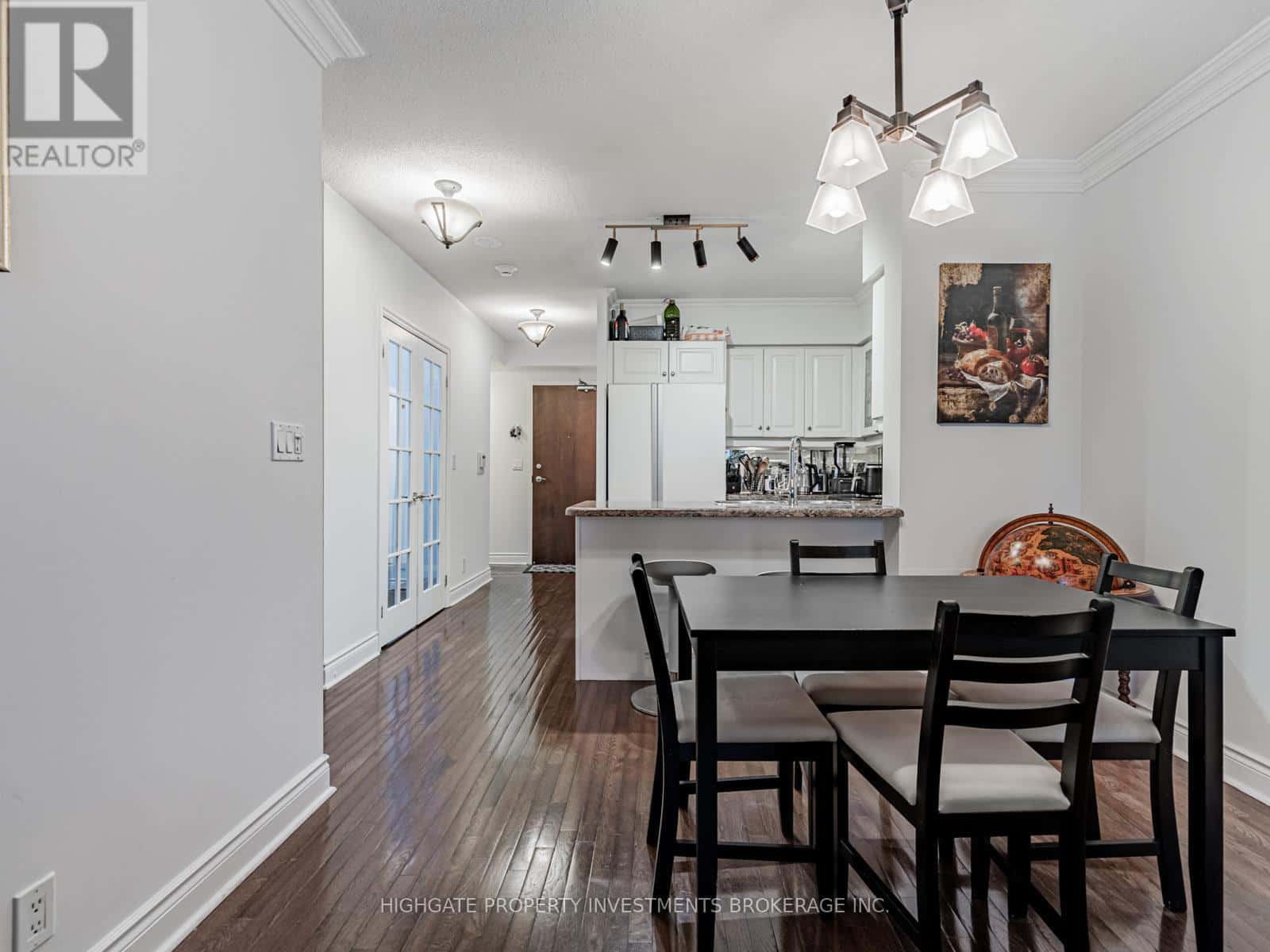 705 - 10 DELISLE AVENUE — Toronto (Yonge-St. Clair), Ontario - Photo 4 of 58