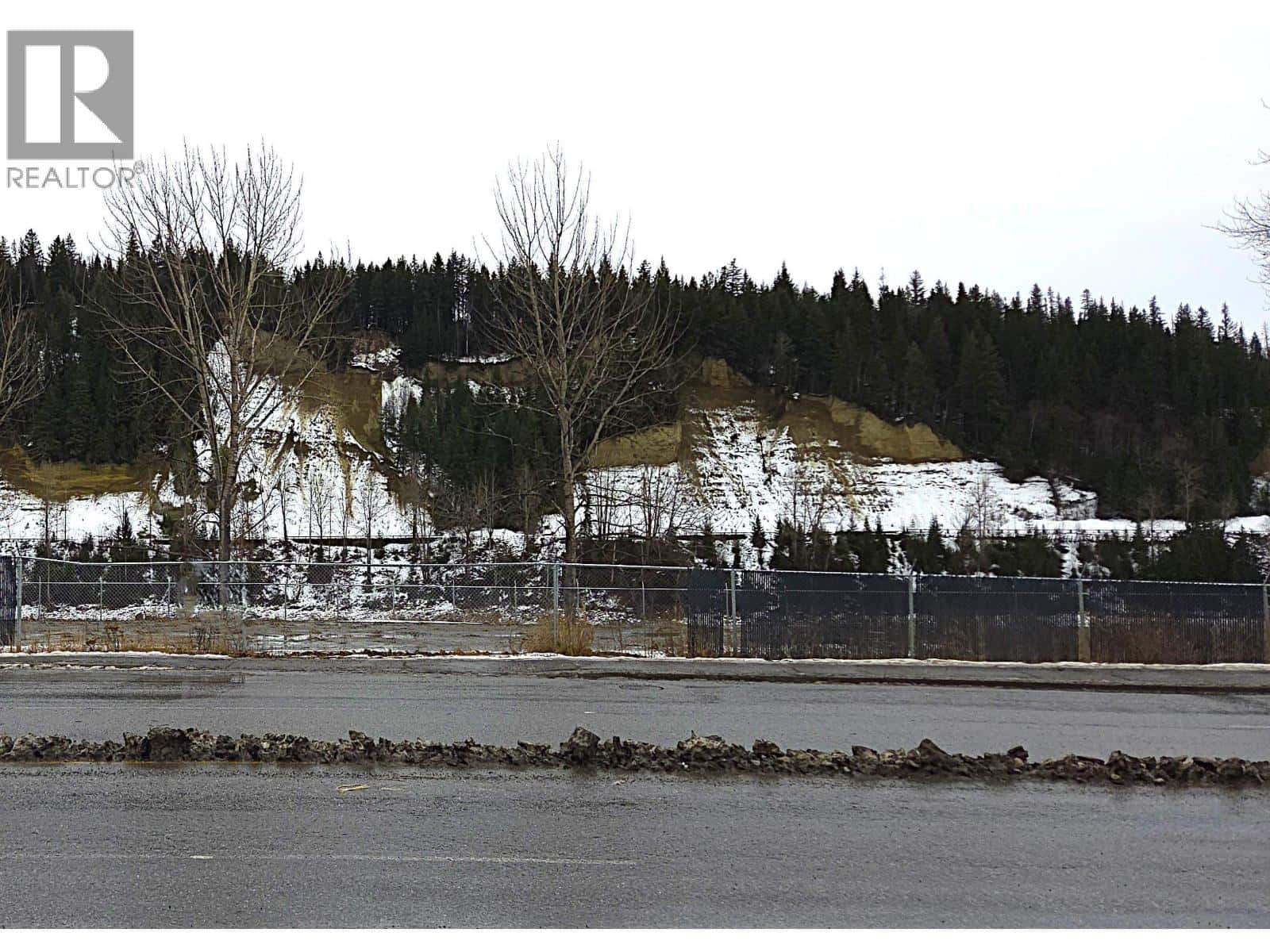 2707 QUEENSWAY STREET — Prince George, British Columbia - Photo 5 of 16