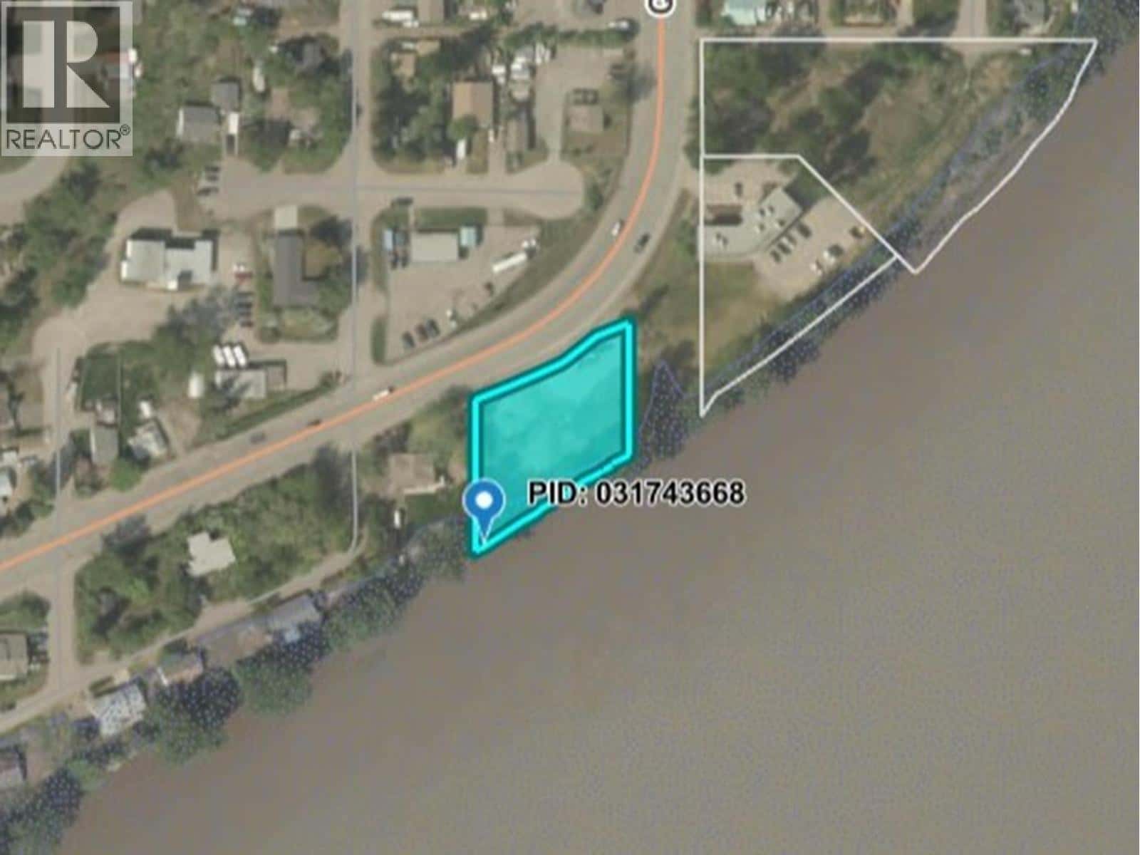 2707 QUEENSWAY STREET — Prince George, British Columbia - Photo 2 of 16