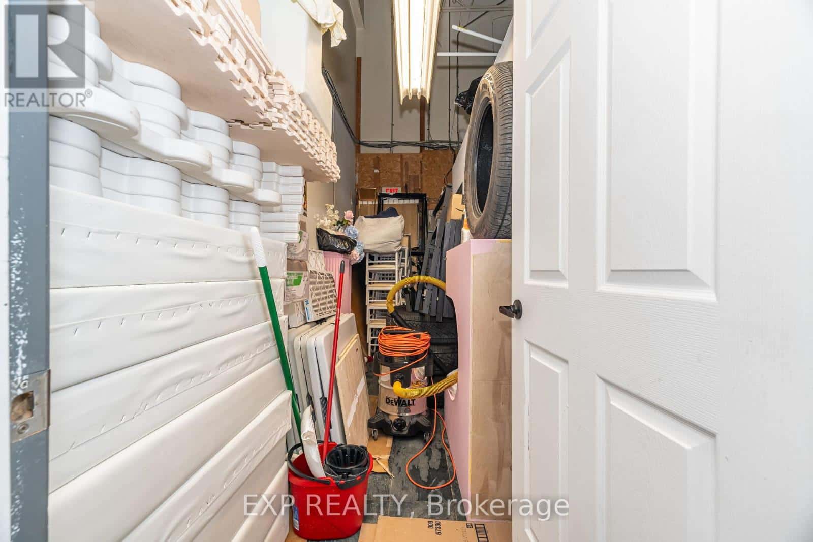 Vaughan (Concord) — Vaughan (Concord) - Photo 2 of 33