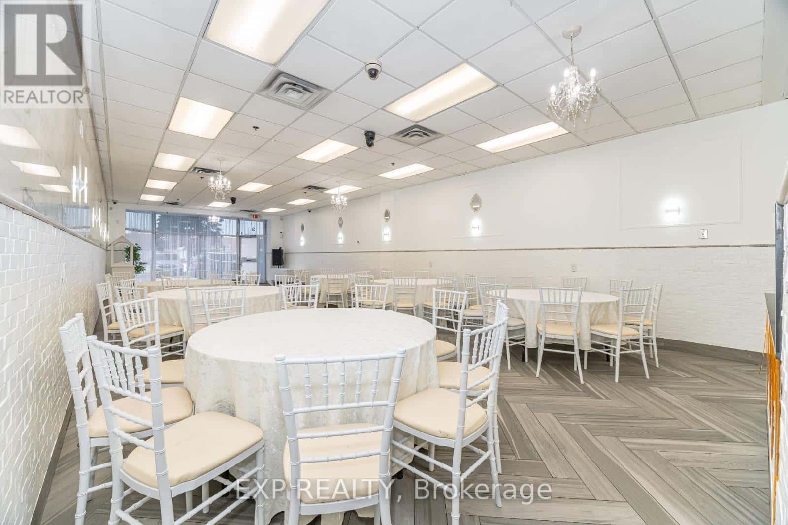 Vaughan (Concord) — Vaughan (Concord) - Photo 3 of 33