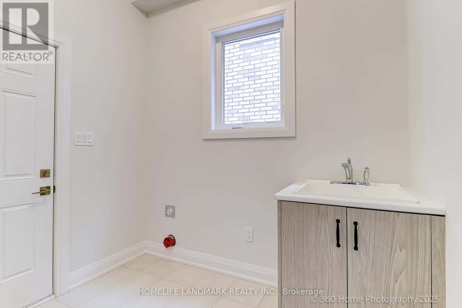 241 SEGUIN STREET — Richmond Hill (Oak Ridges) - Photo 5 of 26
