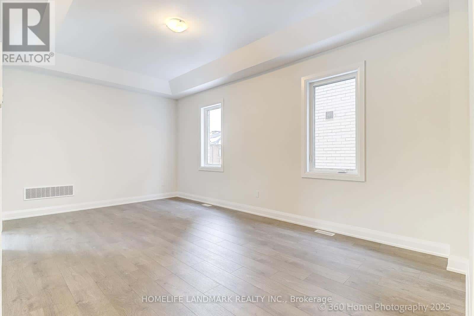 241 SEGUIN STREET — Richmond Hill (Oak Ridges) - Photo 4 of 26