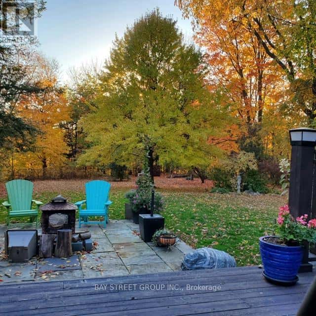 4 CRAIGMONT DRIVE — Toronto (Bayview Woods-Steeles), Ontario - Photo 3 of 5