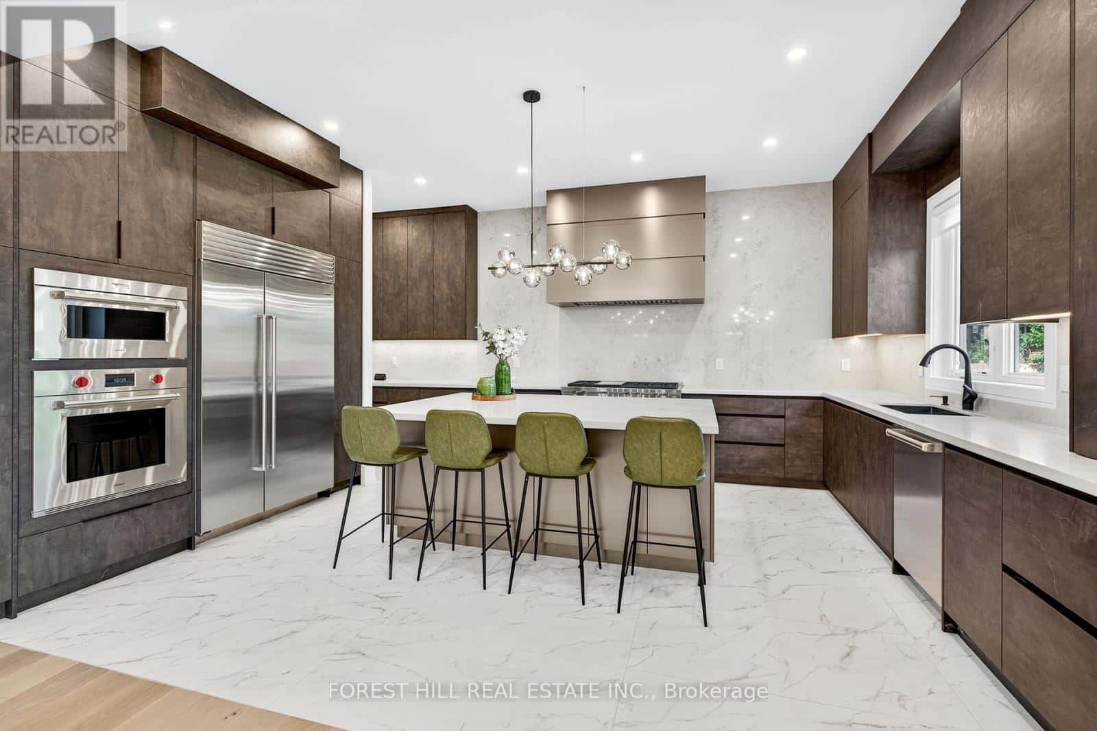 Oakville (WO West) — Oakville (WO West) - Photo 4 of 47