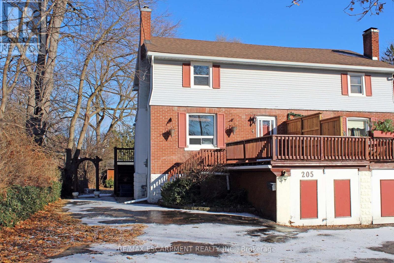 205 MAIN STREET E - Main photo, Grimsby (Grimsby East), Ontario