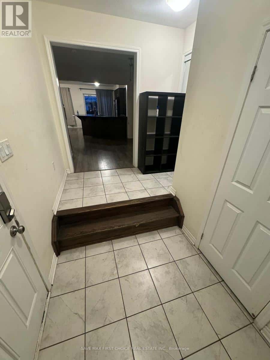 Kitchener — Kitchener - Photo 2 of 31