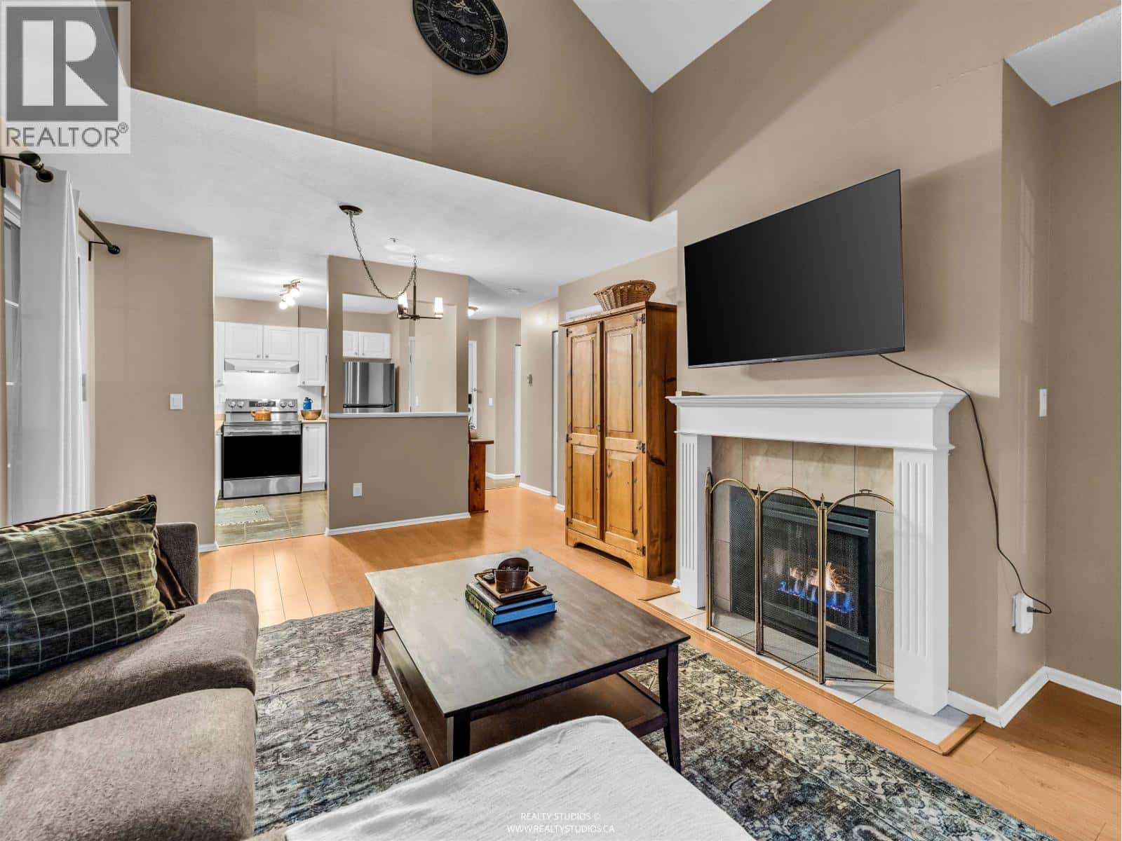 315 888 GAUTHIER AVENUE — Coquitlam, British Columbia - Photo 2 of 32