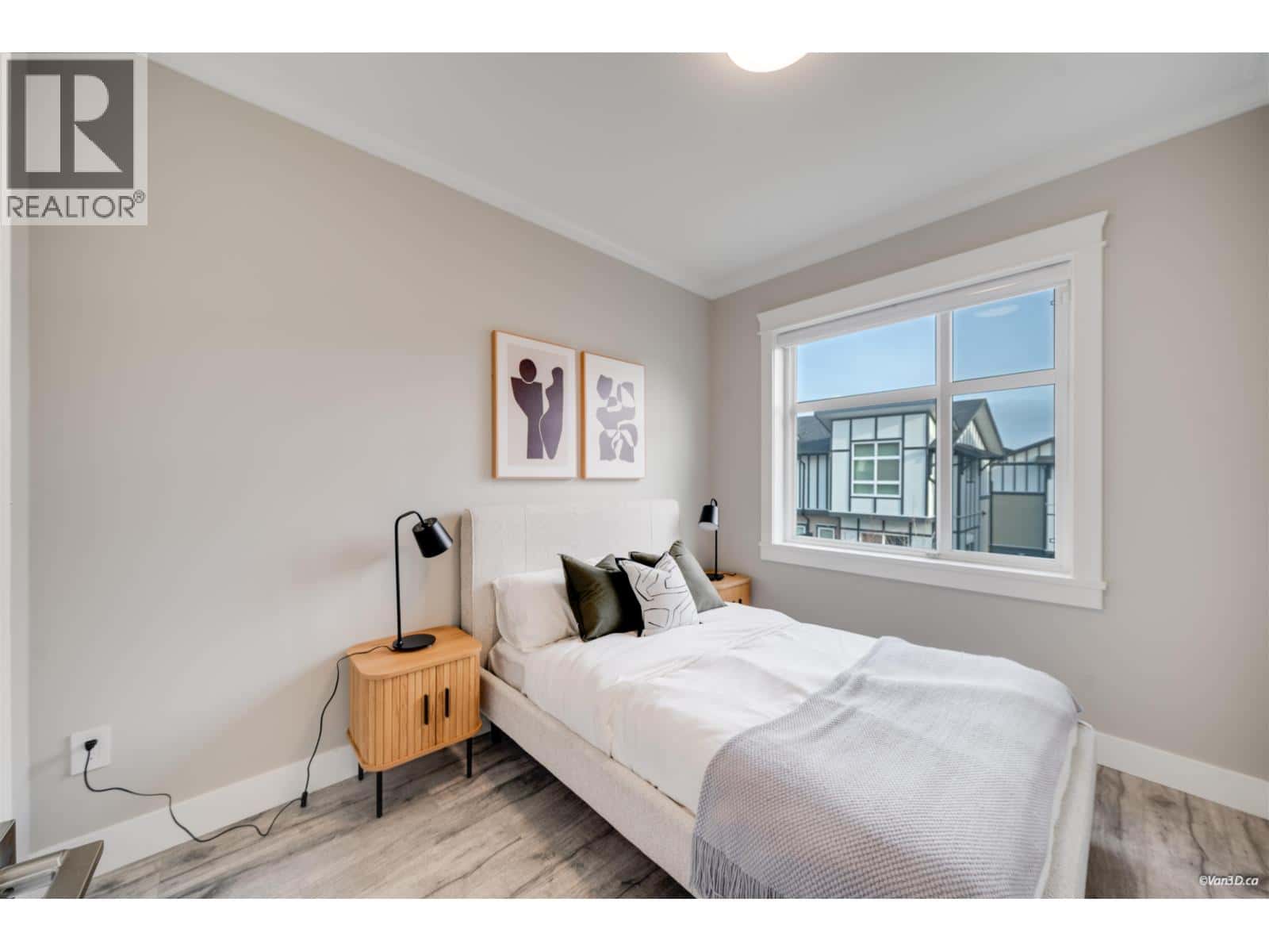 Richmond — Richmond - Photo 3 of 38