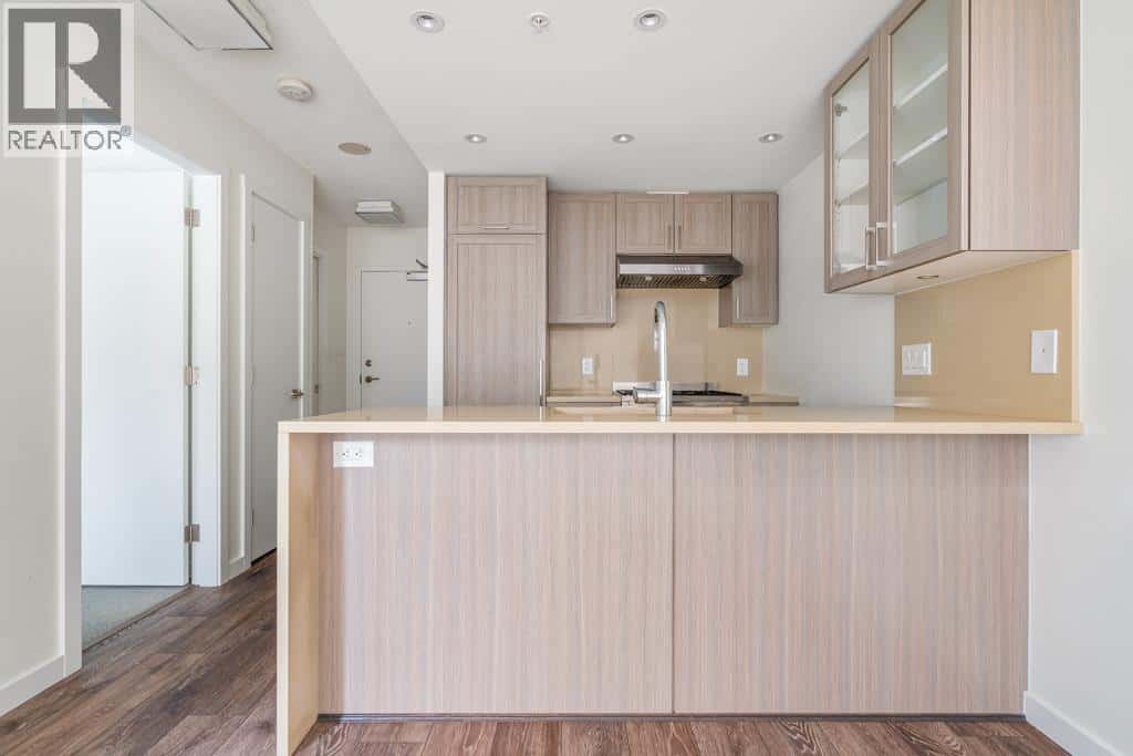 Vancouver — Vancouver - Photo 2 of 35