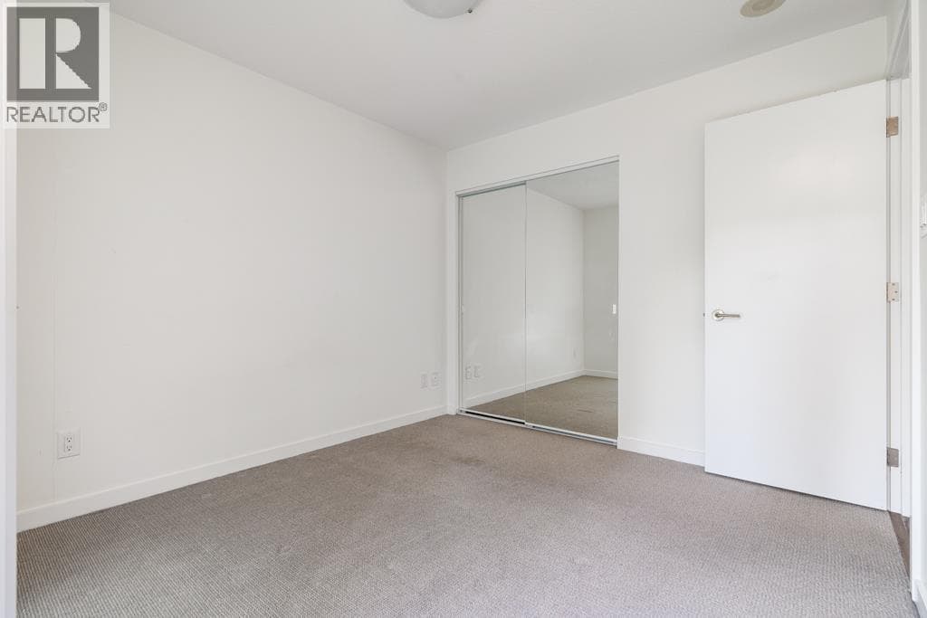 Vancouver — Vancouver - Main photo