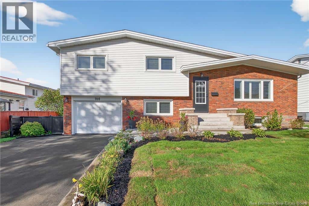 100 Dickson Boulevard — Moncton, New Brunswick - Photo 3 of 50