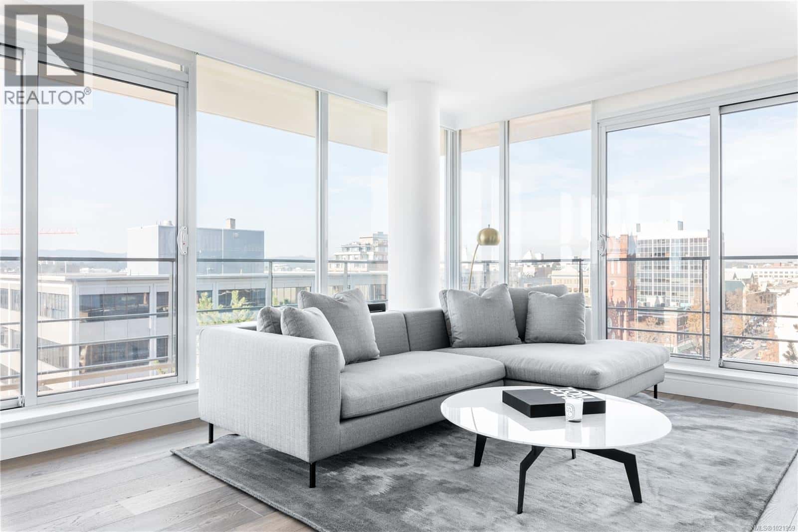 Victoria — Victoria - Photo 3 of 23