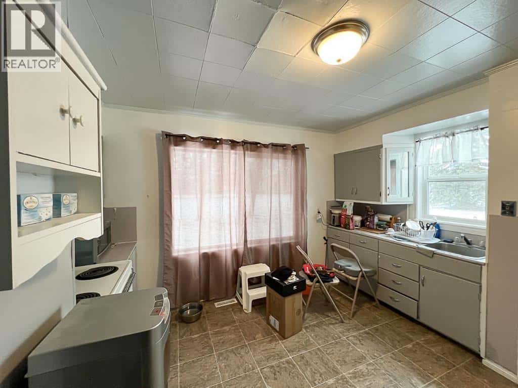 Donnelly — Donnelly - Photo 2 of 16