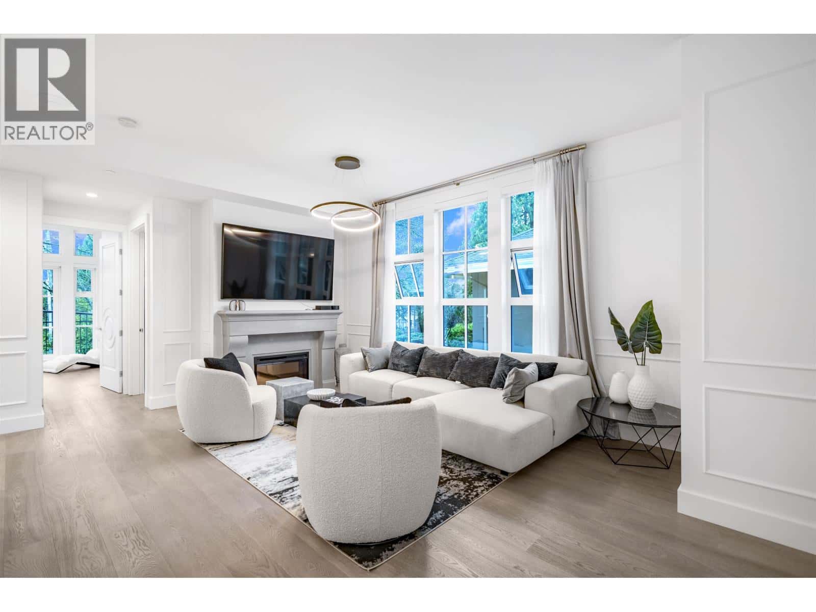 204 1009 LAURIER AVENUE — Vancouver, British Columbia - Photo 3 of 40