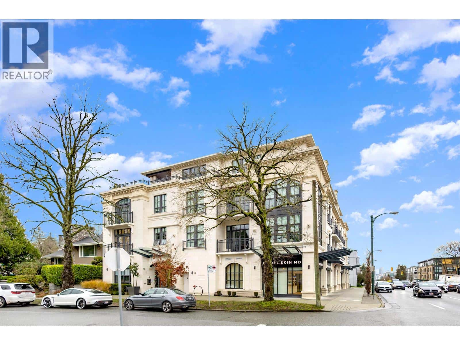 204 1009 LAURIER AVENUE — Vancouver, British Columbia - Photo 2 of 40