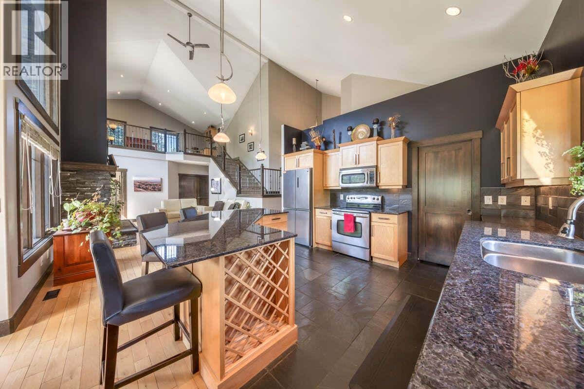 Invermere — Invermere - Photo 4 of 39