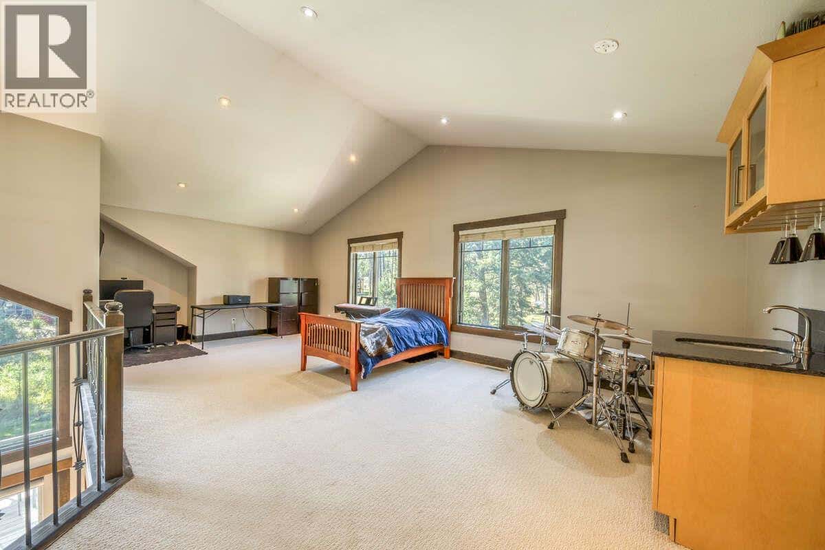 Invermere — Invermere - Photo 2 of 39